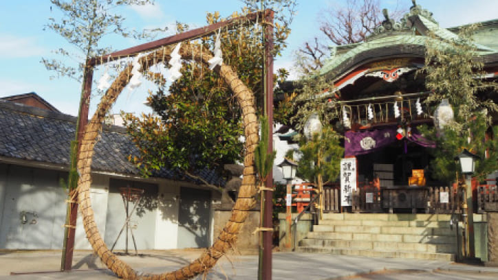 仕事始めに行く神社の写真